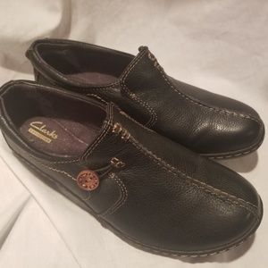 Clark 7.5 unstructured un loop slip on shoes